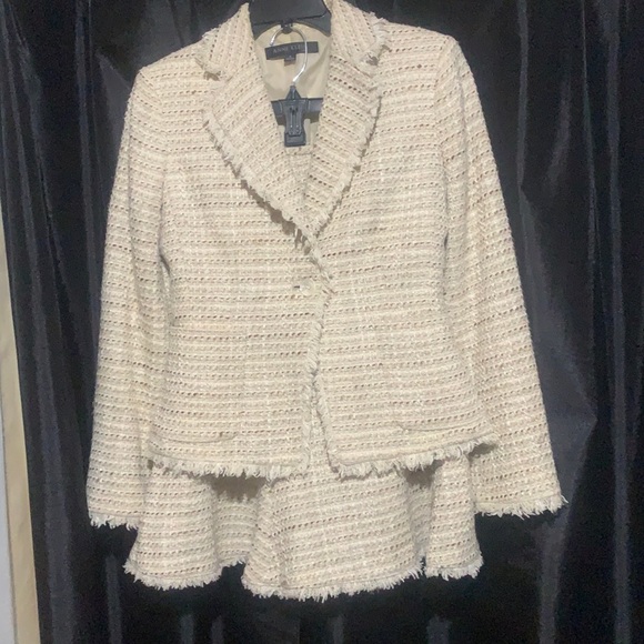 Anne Klein Cream & tan skirt suit - Picture 1 of 5